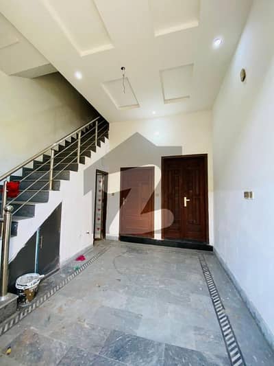 کریم سٹی فیصل آباد میں 3 کمروں کا 3 مرلہ مکان 40.0 ہزار میں کرایہ پر دستیاب ہے۔