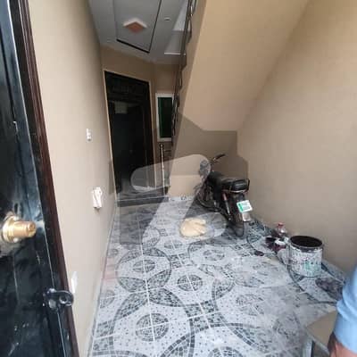 کالج روڈ لاہور میں 4 کمروں کا 3 مرلہ مکان 1.25 کروڑ میں برائے فروخت۔