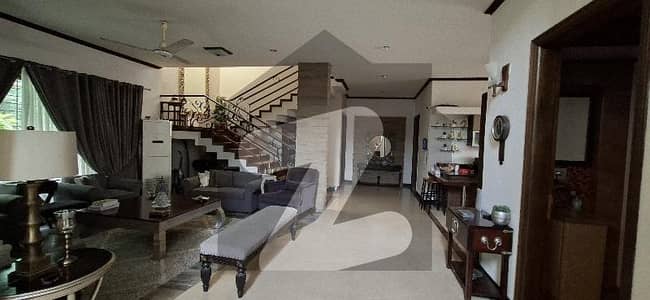 ڈی ایچ اے فیز 6 ڈی ایچ اے ڈیفینس,کراچی میں 6 کمروں کا 1 کنال مکان 7.0 لاکھ میں کرایہ پر دستیاب ہے۔