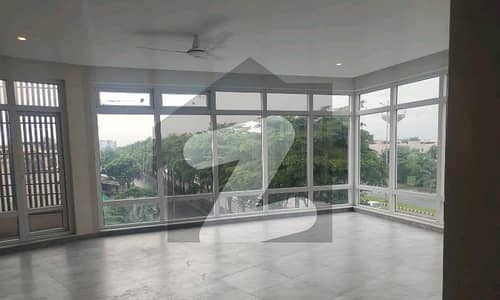 1750 Square Feet Flat Situated In Defence Raya For rent