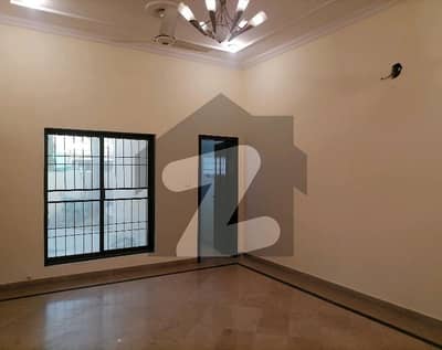 In Johar Town House Sized 10 Marla For Sale