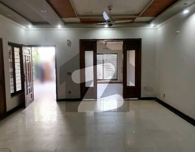 10 Marla House Is Available For Sale