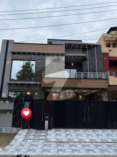 10 Marla Brand New Luxury Modern Style Super Hot Location All Original Picture Direct Meeting For Sale In Wapda Town Extension