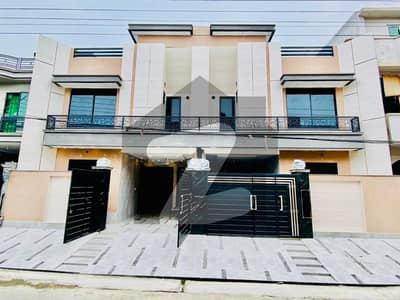 جوہر ٹاؤن فیز 2 جوہر ٹاؤن,لاہور میں 5 کمروں کا 5 مرلہ مکان 3.32 کروڑ میں برائے فروخت۔ جوہر ٹاؤن فیز 2 جوہر ٹاؤن,لاہور میں 5 کمروں کا 5 مرلہ مکان 3.32 کروڑ میں برائے فروخت۔