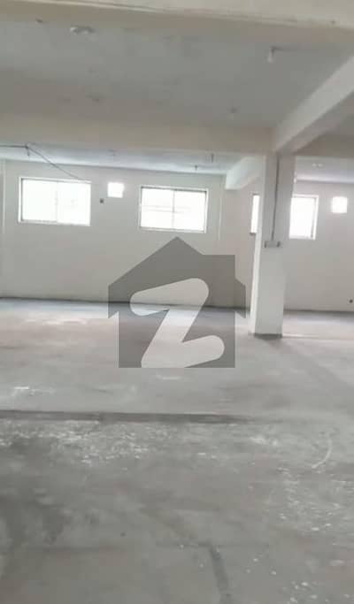 سگیاں لاہور میں 3 کمروں کا 1 کنال فیکٹری 1.5 لاکھ میں کرایہ پر دستیاب ہے۔