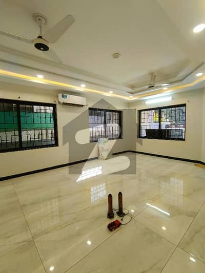 ای ۔ 11/4 ای ۔ 11,اسلام آباد میں 10 کمروں کا 1 کنال مکان 5.5 لاکھ میں کرایہ پر دستیاب ہے۔