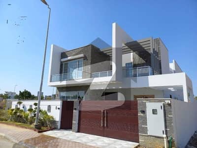 5 Bed Room Luxury Villa At Prime Location In Bahria Town Karachi, 2km From Main Gate, Near Commercial, Gallery And IMTIAZ Mega Store