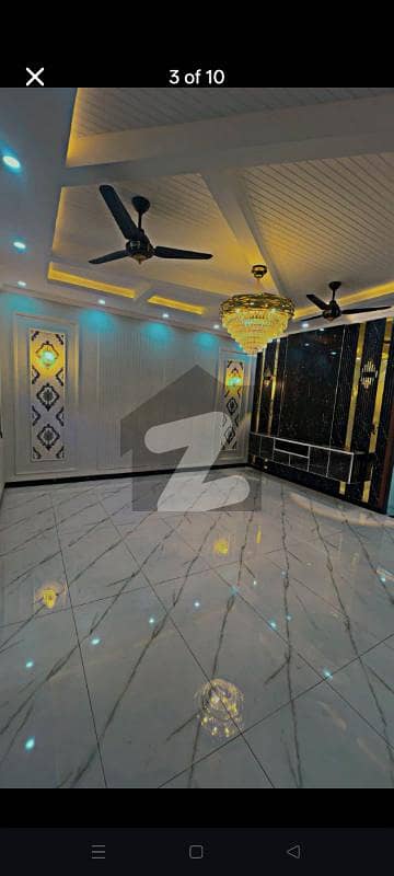 ڈی ایچ اے 11 رہبر لاہور میں 5 کمروں کا 8 مرلہ مکان 1.5 لاکھ میں کرایہ پر دستیاب ہے۔