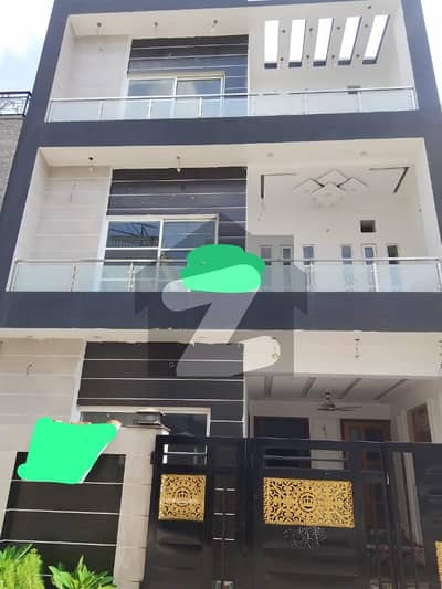 اتحاد ٹاؤن فیز ١ اتحاد ٹاؤن,رائیونڈ روڈ,لاہور میں 4 کمروں کا 5 مرلہ مکان 3.25 کروڑ میں برائے فروخت۔