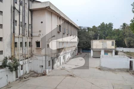 سوِل لائنز کراچی میں 8 کنال عمارت 13.0 لاکھ میں کرایہ پر دستیاب ہے۔