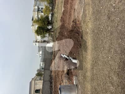 بنی گالہ اسلام آباد میں 5 مرلہ رہائشی پلاٹ 68.5 لاکھ میں برائے فروخت۔