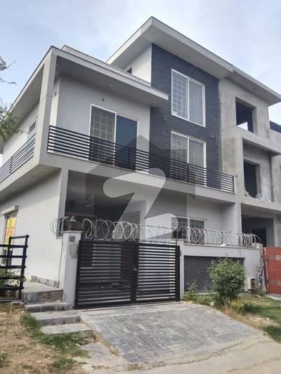 D-12 4 Marla House Up For rent