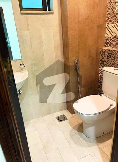 عسکری 10 - سیکٹر ایس عسکری 10,عسکری,لاہور میں 4 کمروں کا 12 مرلہ فلیٹ 1.55 لاکھ میں کرایہ پر دستیاب ہے۔