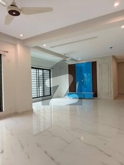 عسکری 10 عسکری,لاہور میں 4 کمروں کا 12 مرلہ فلیٹ 1.4 لاکھ میں کرایہ پر دستیاب ہے۔