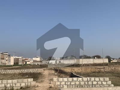 سرگودھا کھاریاں روڈ کھاریاں میں 5 مرلہ رہائشی پلاٹ 50.0 لاکھ میں برائے فروخت۔