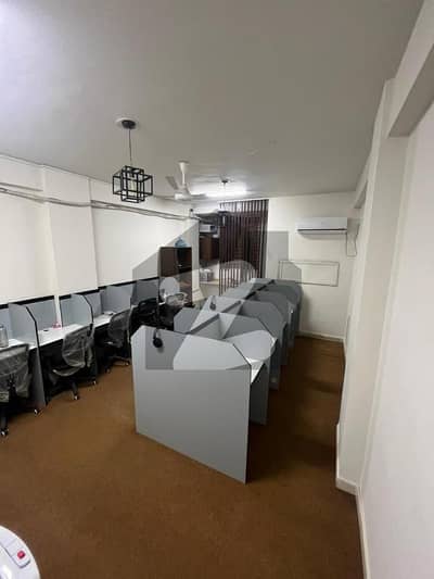 گلشنِ اقبال - بلاک 13 بی گلشنِ اقبال,گلشنِ اقبال ٹاؤن,کراچی میں 3 مرلہ دفتر 1.1 لاکھ میں کرایہ پر دستیاب ہے۔