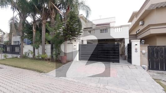 گرین ایونیو اسلام آباد میں 6 کمروں کا 1 کنال مکان 16.5 کروڑ میں برائے فروخت۔