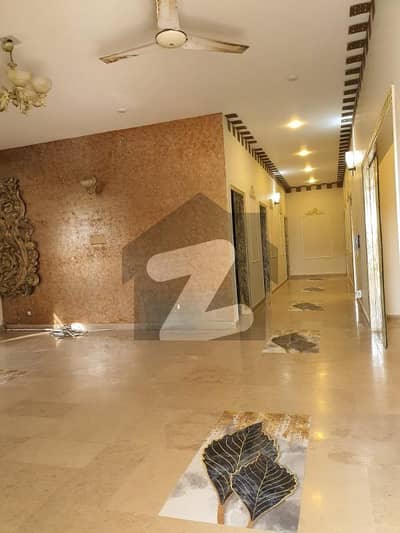 ڈی ایچ اے فیز 8 ڈی ایچ اے ڈیفینس,کراچی میں 3 کمروں کا 1 کنال زیریں پورشن 2.7 لاکھ میں کرایہ پر دستیاب ہے۔