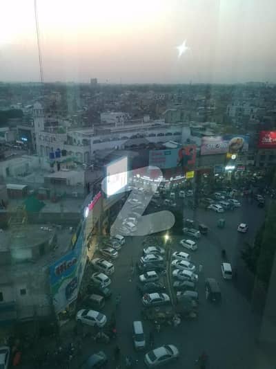 گلبرگ لاہور میں 2 کمروں کا 4 مرلہ فلیٹ 1.3 کروڑ میں برائے فروخت۔