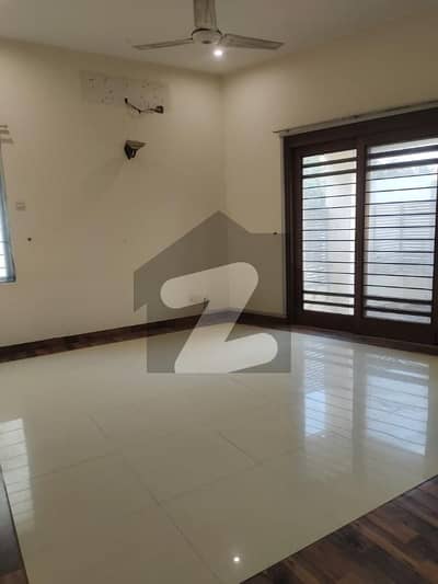 500 Sq. Yards Bungalow for Sale West Open A well-maintained 500 square yards bungalow available for sale.   The house is West Open and located far from the sea, ensuring a peaceful and secure environment.
