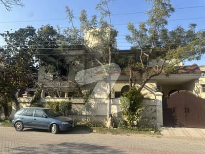 کینال ویو لاہور میں 3 کمروں کا 1 کنال بالائی پورشن 90.0 ہزار میں کرایہ پر دستیاب ہے۔