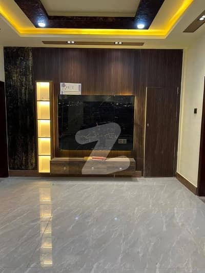 پی ای سی ایچ ایس بلاک 6 پی ای سی ایچ ایس,جمشید ٹاؤن,کراچی میں 4 کمروں کا 12 مرلہ زیریں پورشن 5.9 کروڑ میں برائے فروخت۔