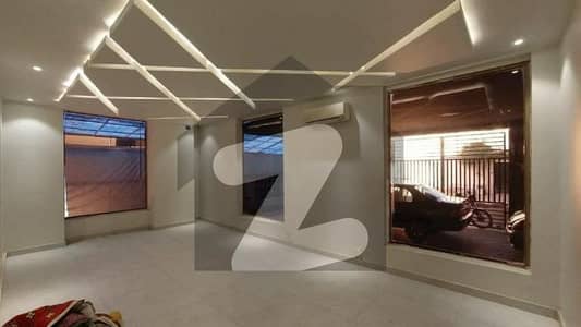 پی ای سی ایچ ایس بلاک 6 پی ای سی ایچ ایس,جمشید ٹاؤن,کراچی میں 3 کمروں کا 7 مرلہ فلیٹ 3.5 کروڑ میں برائے فروخت۔