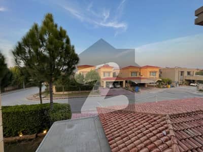 بحریہ ٹاؤن فیز 7 بحریہ ٹاؤن راولپنڈی,راولپنڈی میں 5 کمروں کا 1 کنال مکان 13.5 کروڑ میں برائے فروخت۔