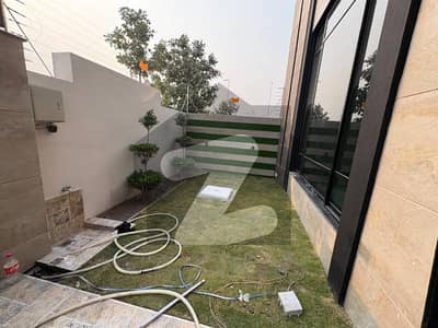 Beautiful corner house for rent