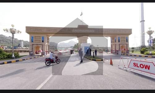 Faisal Hills A Block 30x60 Glow Park Face Plot For Sale