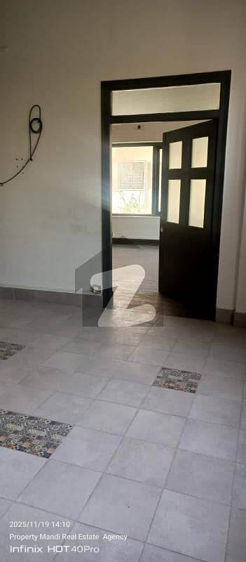 پی ای سی ایچ ایس جمشید ٹاؤن,کراچی میں 10 کمروں کا 1 کنال مکان 13.0 لاکھ میں کرایہ پر دستیاب ہے۔