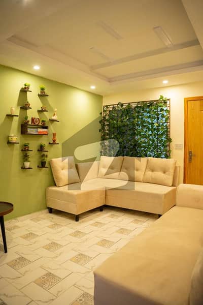 2 BED LUXURY FURNISHED FOR RANT IN GULBERG GREEN