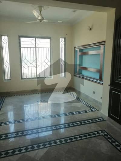 10 Marla Upper Portion 3 Bed UPPER PORTION with All Facilities ( Options are available)