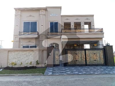 گارڈن ٹاؤن فیز 3 - بلاک ایف گارڈن ٹاؤن فیز 3,گارڈن ٹاؤن,گوجرانوالہ میں 6 کمروں کا 12 مرلہ مکان 5.3 کروڑ میں برائے فروخت۔