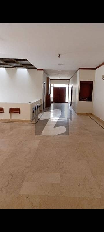 ڈی ایچ اے فیز 6 ڈی ایچ اے ڈیفینس,کراچی میں 4 کمروں کا 10 مرلہ مکان 2.25 لاکھ میں کرایہ پر دستیاب ہے۔