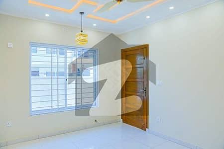 Size 25x40 Full House For Rent In G-13