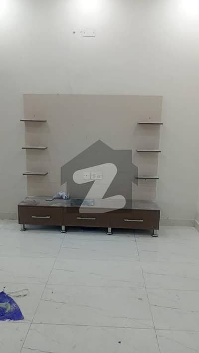 پنجاب یونیورسٹی ایمپلائیز سوسائٹی لاہور میں 5 کمروں کا 5 مرلہ مکان 1.3 لاکھ میں کرایہ پر دستیاب ہے۔