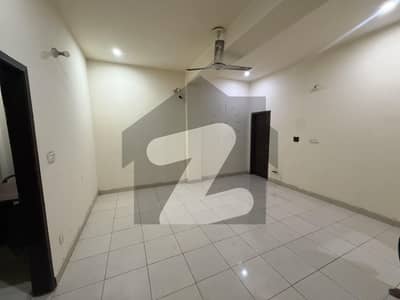 سینٹرل پارک ۔ بلاک بی سینٹرل پارک ہاؤسنگ سکیم,لاہور میں 2 کمروں کا 4 مرلہ فلیٹ 31.0 ہزار میں کرایہ پر دستیاب ہے۔