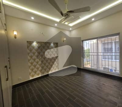 Bahria Orchard Lahore 10 Marla Portion For Rent Brand New First Entry