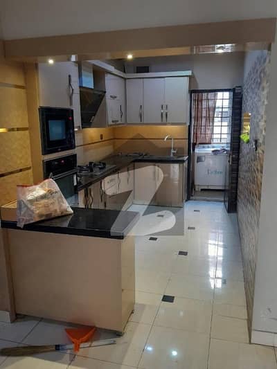 کلفٹن ۔ بلاک 8 کلفٹن,کراچی میں 3 کمروں کا 9 مرلہ فلیٹ 2.2 لاکھ میں کرایہ پر دستیاب ہے۔