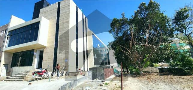 جی ۔ 8 مرکز جی ۔ 8,اسلام آباد میں 3 کنال عمارت 39.0 لاکھ میں کرایہ پر دستیاب ہے۔