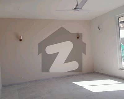 ایف ۔ 11 اسلام آباد میں 1 کنال مکان 24.0 کروڑ میں برائے فروخت۔