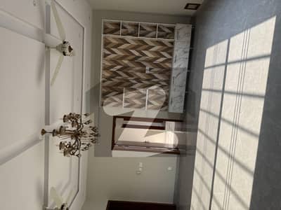 ڈی ۔ 12 اسلام آباد میں 6 کمروں کا 14 مرلہ مکان 14.25 کروڑ میں برائے فروخت۔