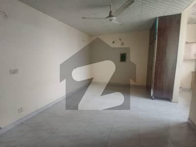 سینٹرل پارک ۔ بلاک بی سینٹرل پارک ہاؤسنگ سکیم,لاہور میں 1 کمرے کا 2 مرلہ فلیٹ 21.0 ہزار میں کرایہ پر دستیاب ہے۔