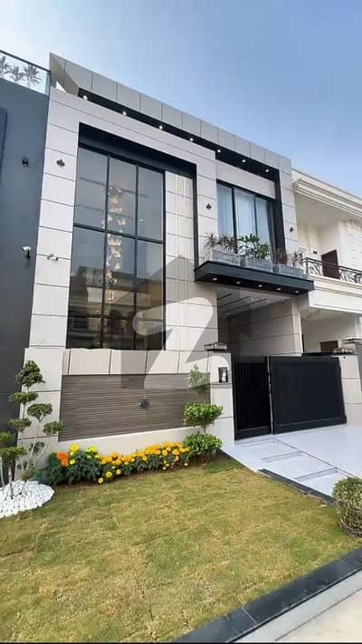 سٹی ہاؤسنگ سوسائٹی - بلاک بی ایکسٹینشن سٹی ہاؤسنگ سوسائٹی,سیالکوٹ میں 4 کمروں کا 5 مرلہ مکان 2.5 کروڑ میں برائے فروخت۔