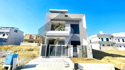 ایم پی سی ایچ ایس ۔ ملٹی گارڈنز بی ۔ 17,اسلام آباد میں 4 کمروں کا 5 مرلہ مکان 2.7 کروڑ میں برائے فروخت۔