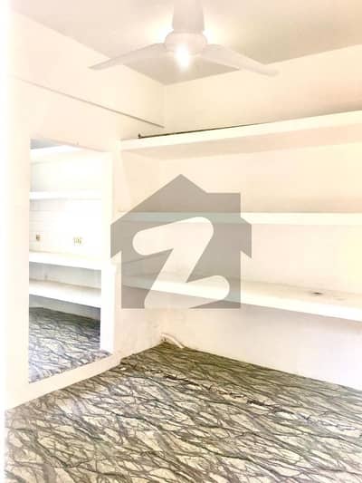 Gulshan-E-Iqbal Block 4 750 Sq Yards Ground + 1  12 To 14 Rooms