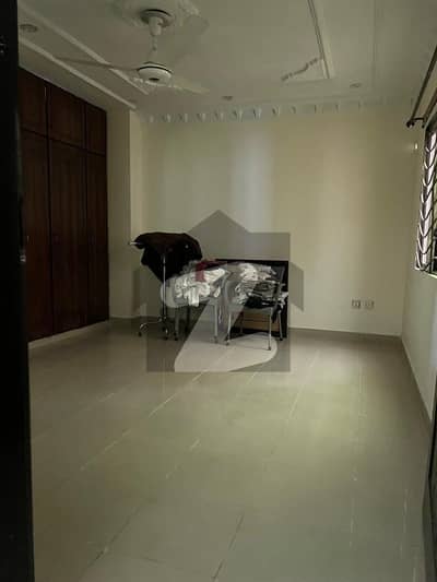 2nd Floor 1 Bed With Attach Bath Tvl Kitchen Available In Ideal Location