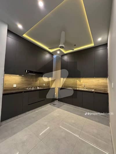 بحریہ انکلیو - سیکٹر این بحریہ انکلیو,بحریہ ٹاؤن,اسلام آباد میں 5 کمروں کا 8 مرلہ مکان 3.5 کروڑ میں برائے فروخت۔