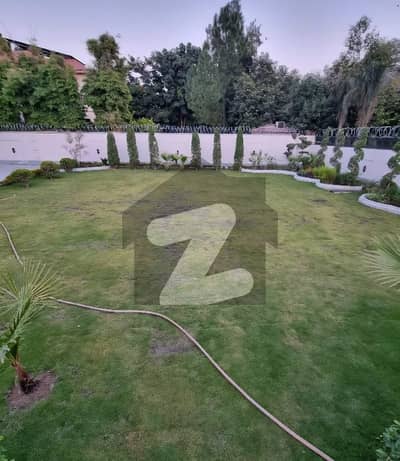 ای ۔ 7 اسلام آباد میں 5 کمروں کا 2 کنال مکان 8.0 لاکھ میں کرایہ پر دستیاب ہے۔